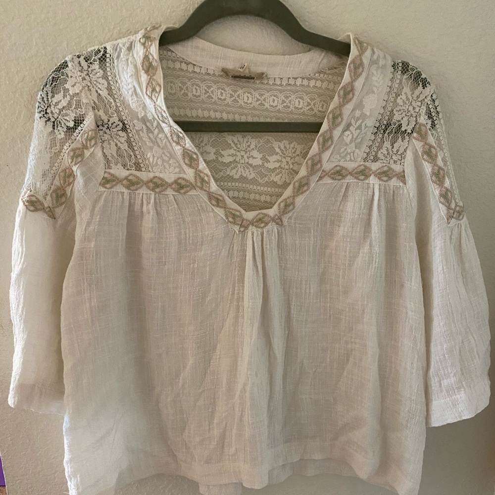 Boho shirt.  Worn once bought from Buckle
